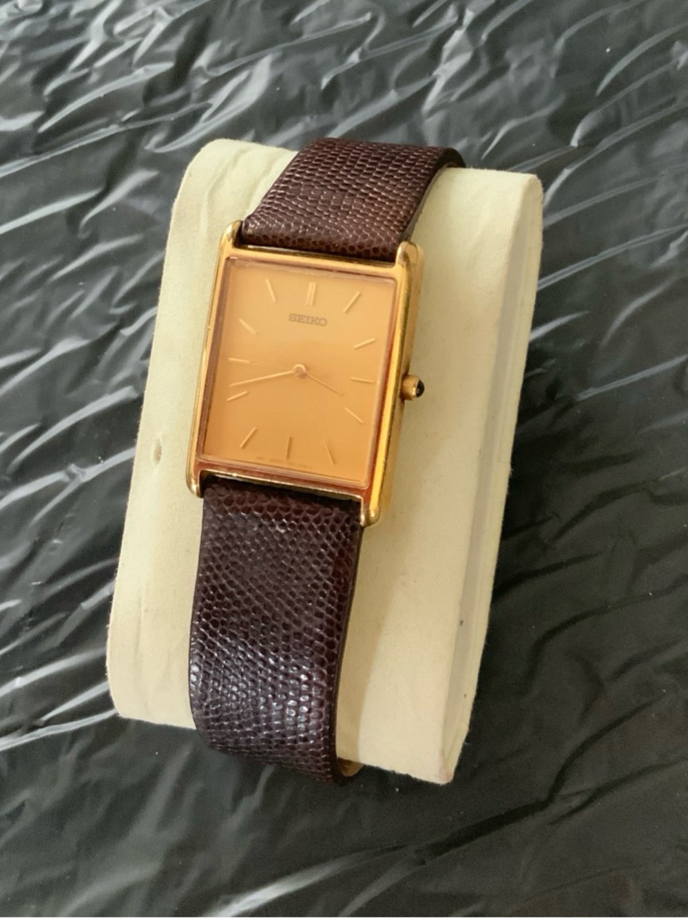 Seiko Vintage Tank-Style Watch 7N01-0EZ0. Brand new battery. Genuine lizard band